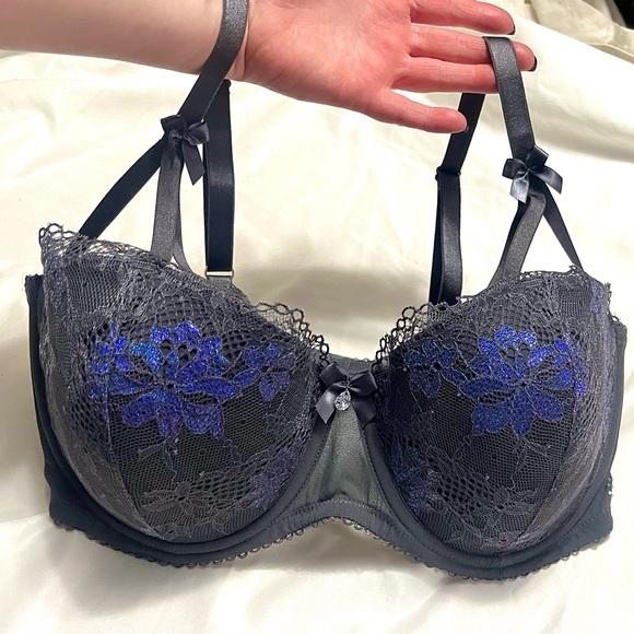 Living in the Clouds Iridescent Lace Caged Demi Bra - Picture 3 of 7